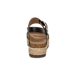 Vania Black -Walking On A Cloud aetvania01b