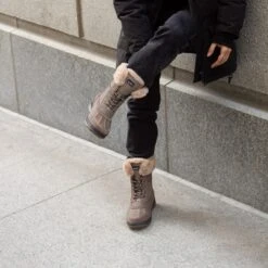 Iseloa Taupe -Walking On A Cloud bloiseloa07e