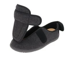 Physician M2 Black Wool Slipper -Walking On A Cloud foaphysm201c